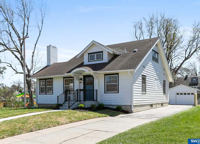 Property at 3035 Wendover Ave, Lincoln, NE 68502, 4 beds, 3 baths