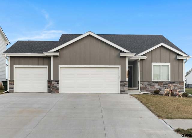 Property at 11531 S 191 St, Gretna, NE 68028, 4 beds, 3 baths