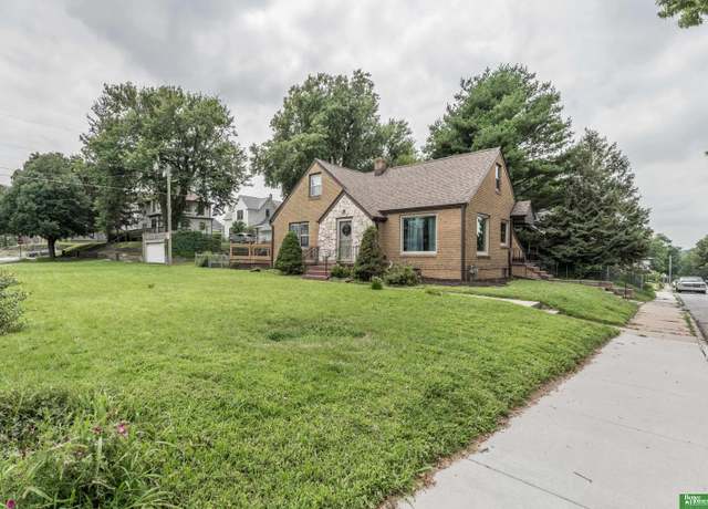 Property at 3103 Spring St, Omaha, NE 68105, 3 beds, 2 baths
