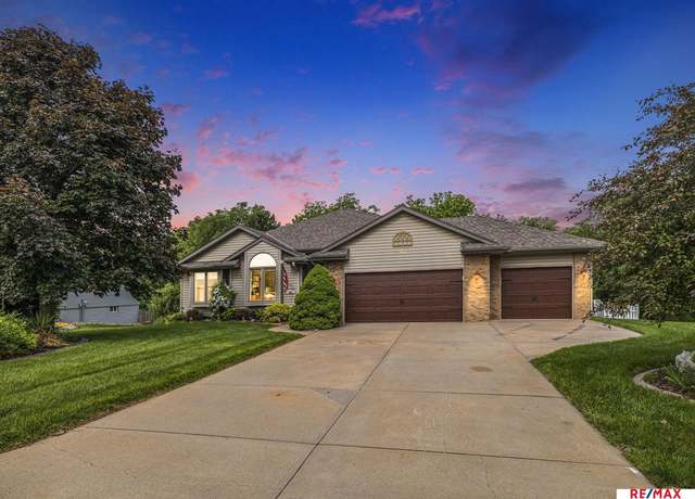 Property at 19612 Sterling Ct, Plattsmouth, NE 68048, 4 beds, 3 baths
