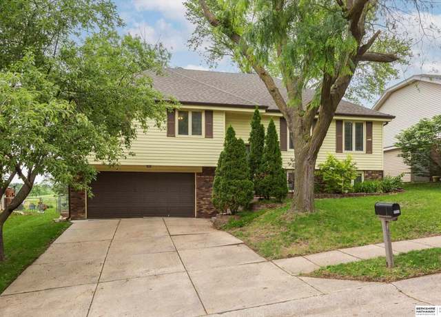 Property at 2235 N 127th Cir, Omaha, NE 68164, 3 beds, 2.5 baths