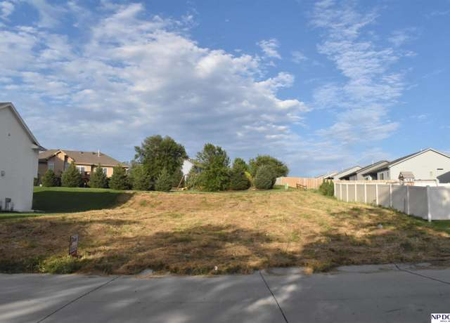 Property at 7603 N 166 St, Bennington, NE 68007