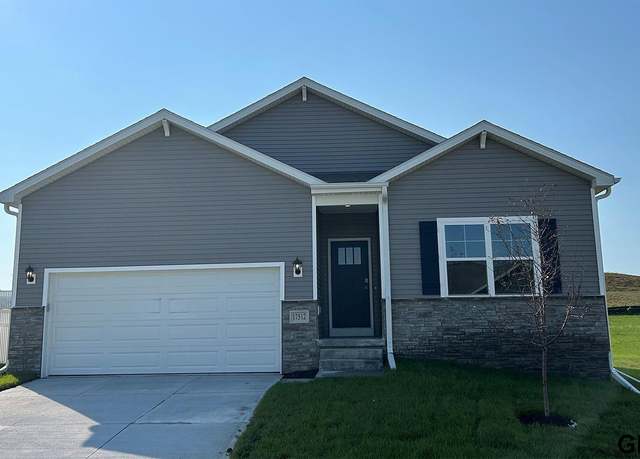 Property at 17654 Portal St, Omaha, NE 68137, 4 beds, 3.5 baths