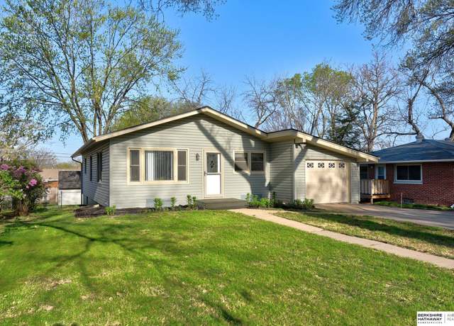 Property at 4509 S 49 St, Lincoln, NE 68516, 3 beds, 1.5 baths