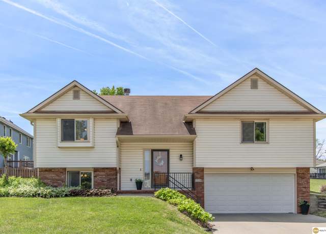 Property at 114 Antioch Dr, Council Bluffs, IA 51503, 3 beds, 3 baths