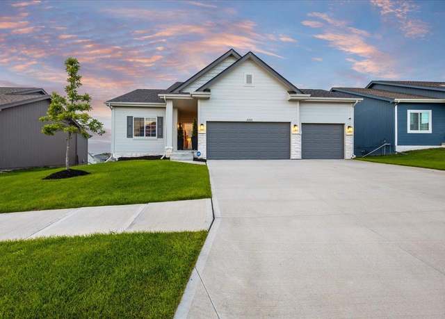 Property at 16922 Nebraska Ave, Omaha, NE 68116, 4 beds, 3 baths