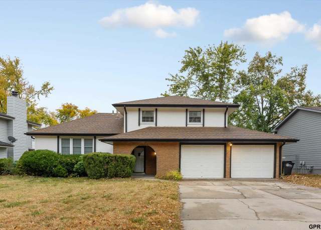 Property at 10829 Taylor St, Omaha, NE 68164, 3 beds, 2.5 baths