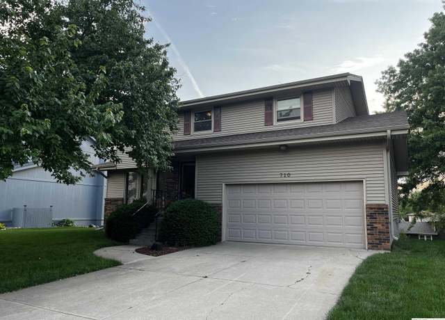 Property at 710 N Aberdeen Dr, Papillion, NE 68046, 4 beds, 3.5 baths