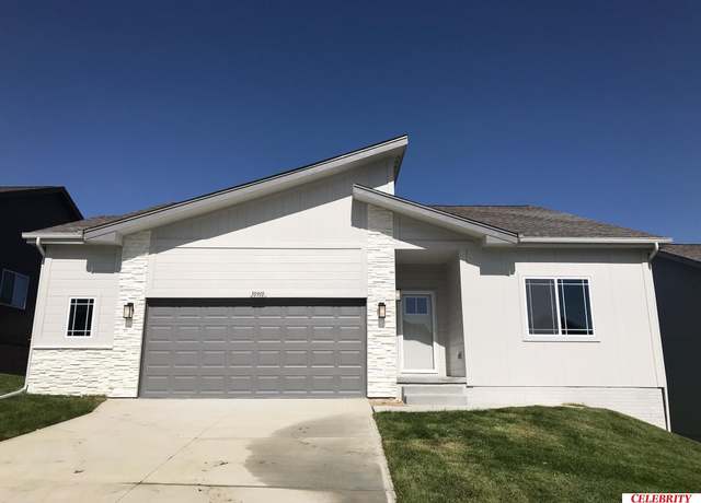 Property at 7772 N 112 St, Omaha, NE 68142, 3 beds, 2.5 baths