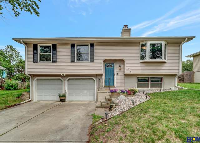 Property at 5318 S 39th St, Lincoln, NE 68516, 3 beds, 2 baths