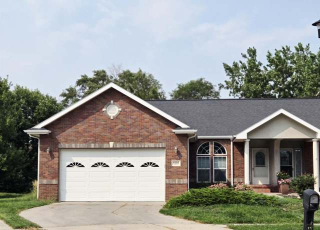 Property at 4600 Shirl Ct, Lincoln, NE 68516, 4 beds, 2.5 baths