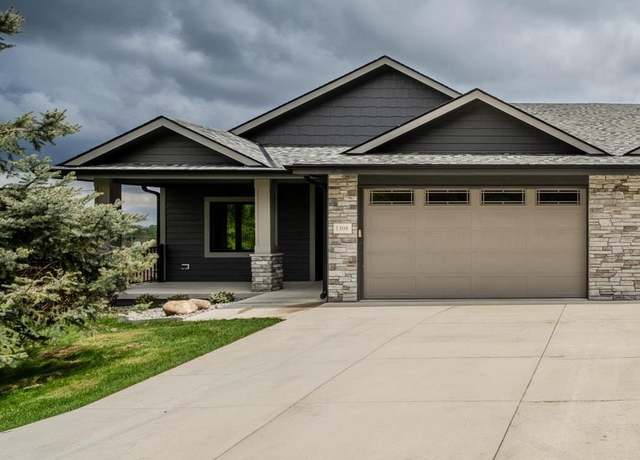 Property at 1308 Maple Dr, Blair, NE 68008, 3 beds, 3 baths