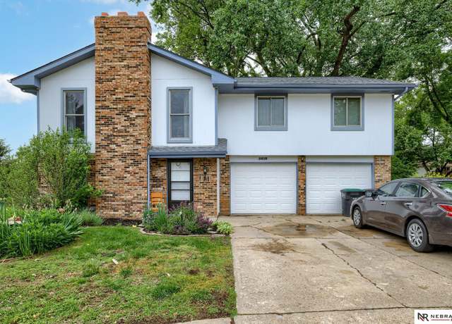 Property at 5618 N 116th Avenue Circle, Omaha, NE 68164, 3 beds, 2.5 baths