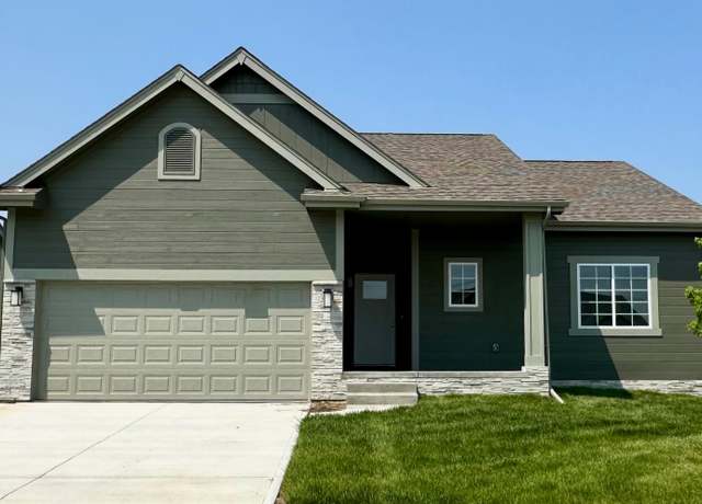 Property at 7768 N 112 St, Omaha, NE 68142, 4 beds, 3 baths