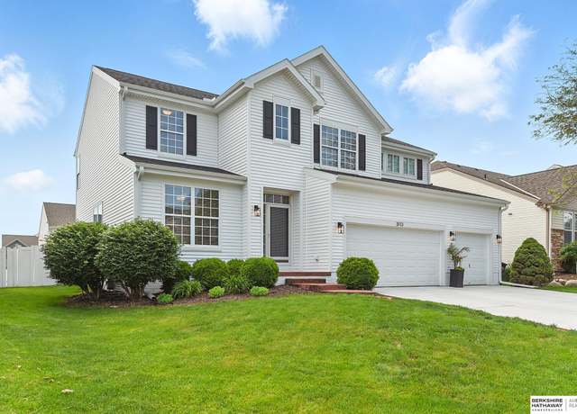 Property at 3113 N 169th St, Omaha, NE 68116, 4 beds, 3.5 baths