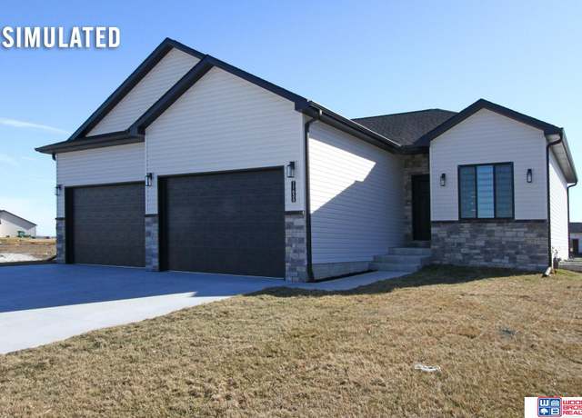 Property at 7910 Ephraem Ln, Lincoln, NE 68516, 5 beds, 3 baths