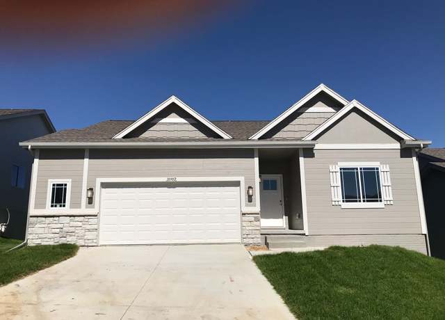 Property at 7756 N 112 St, Omaha, NE 68142, 4 beds, 3 baths