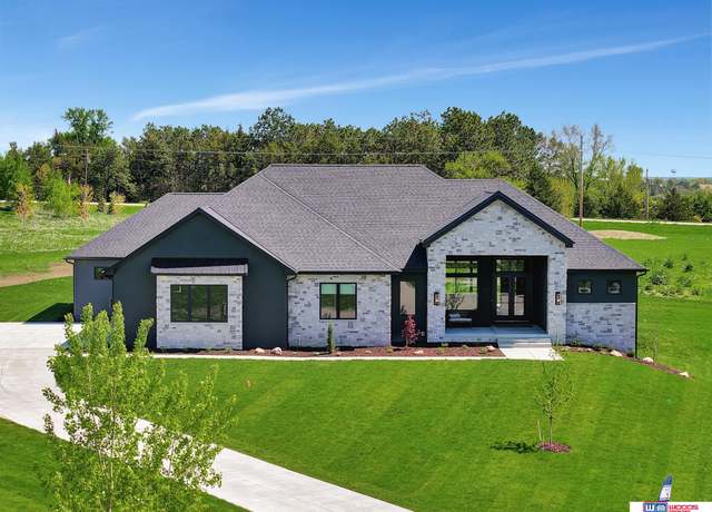 Property at 15888 S 63rd Pl, Roca, NE 68430, 5 beds, 4 baths