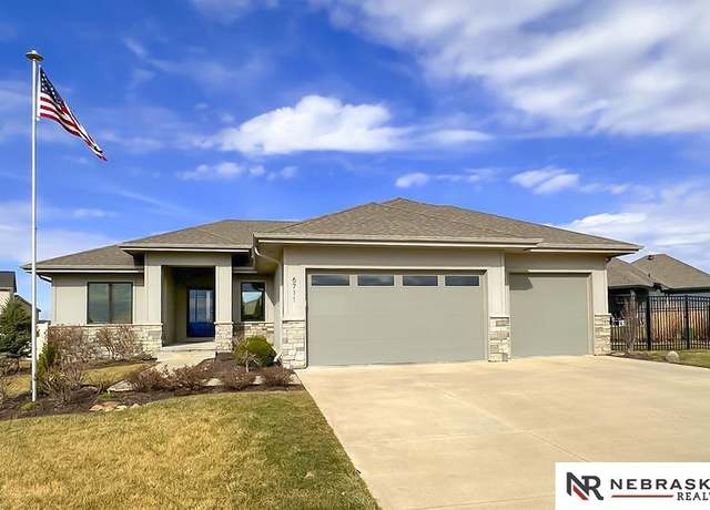 Property at 6711 S 209th St, Omaha, NE 68022, 5 beds, 3 baths