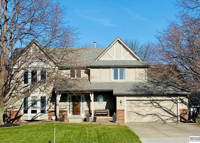 Property at 11595 S 204th St, Gretna, NE 68028, 4 beds, 2.5 baths