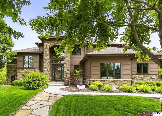 Property at 20751 Nancy Cir, Omaha, NE 68022, 5 beds, 4.5 baths