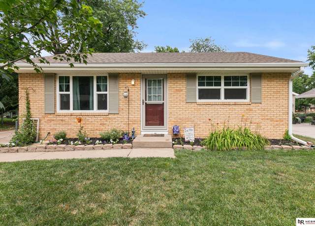 Property at 4150 S 20th St, Lincoln, NE 68502, 3 beds, 2 baths