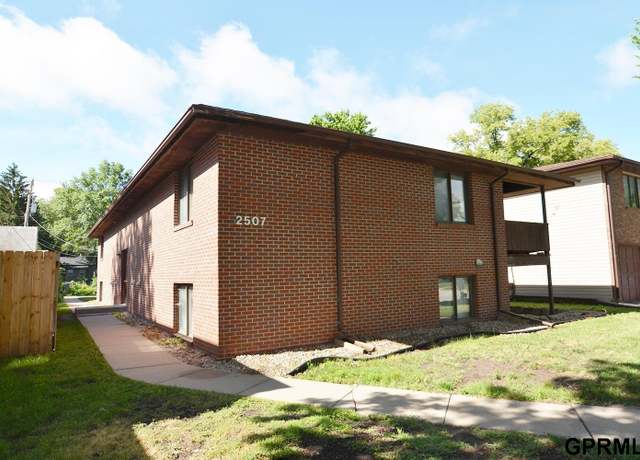 Property at 2507 E St, Lincoln, NE 68510, 8 beds, 8 baths