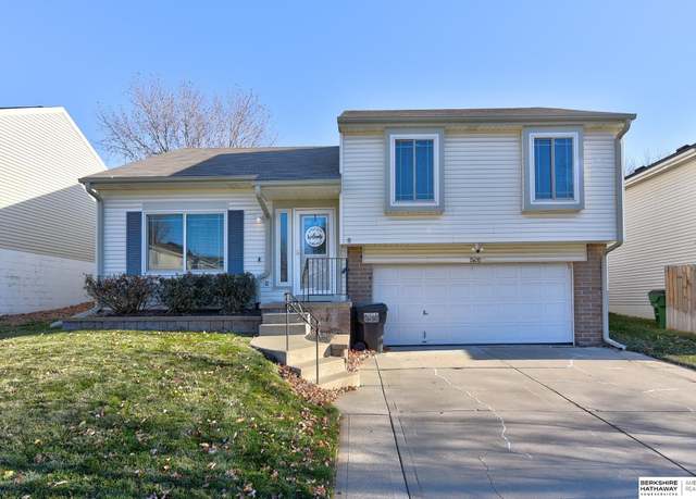 Property at 7405 S 177th St, Omaha, NE 68136, 3 beds, 2 baths