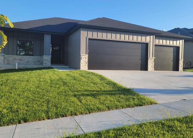 Property at 8915 Rock River Rd, Lincoln, NE 68520, 4 beds, 3 baths