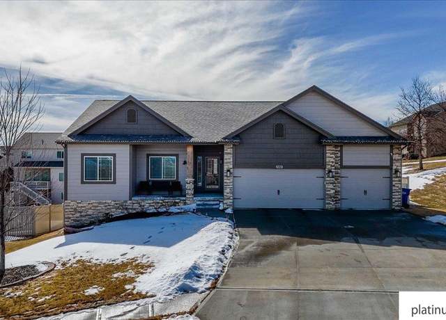 Property at 5180 N 175 Cir, Omaha, NE 68116, 4 beds, 3 baths