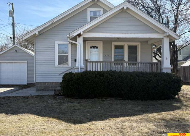 Property at 737 W 17th St, Fremont, NE 68025, 2 beds, 1.5 baths