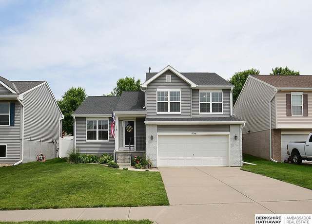 Property at 19366 X St, Omaha, NE 68135, 3 beds, 2.5 baths
