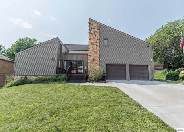Property at 422 S 152nd Cir, Omaha, NE 68154, 4 beds, 1.5 baths