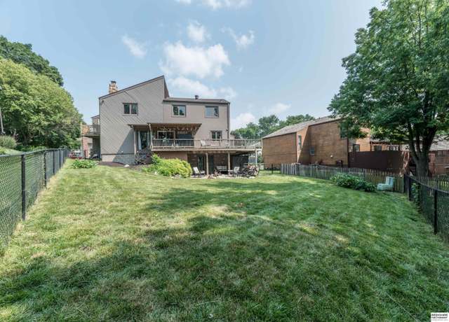 Property at 422 S 152nd Cir, Omaha, NE 68154, 4 beds, 1.5 baths
