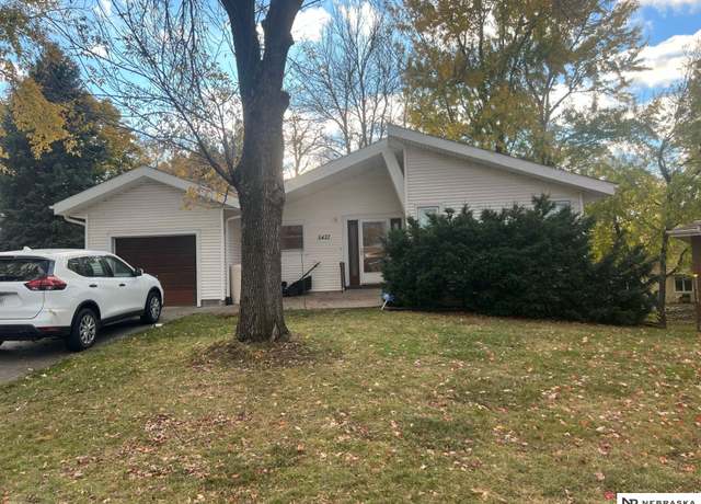 Property at 5437 Homestead Ct, Lincoln, NE 68521, 3 beds, 5 baths
