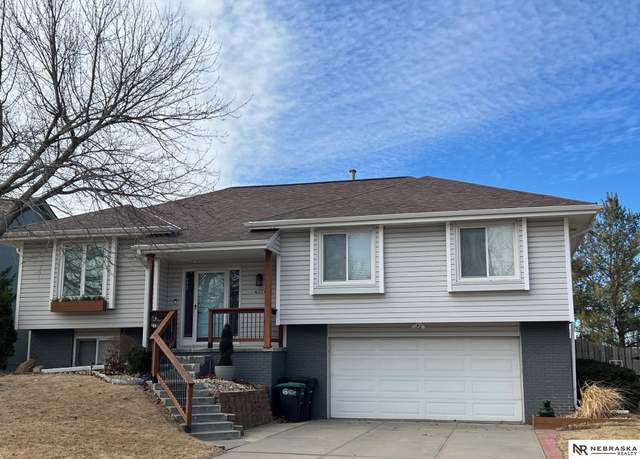 Property at 4374 S 154th St, Omaha, NE 68137, 3 beds, 2 baths