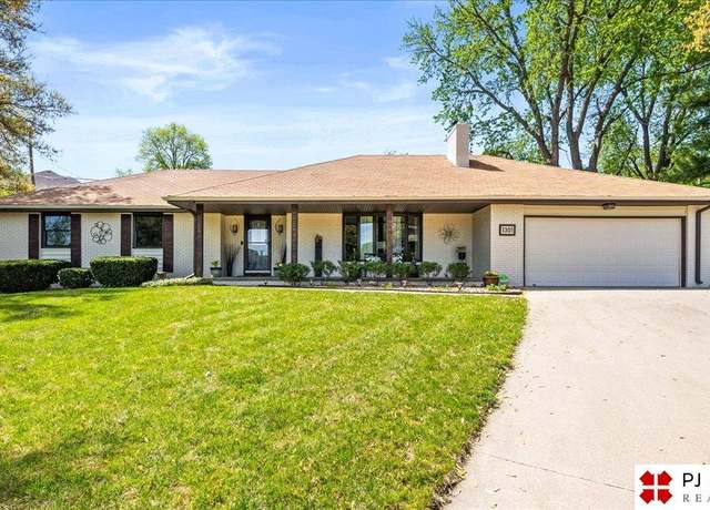 Property at 1301 N 97th Cir, Omaha, NE 68114, 5 beds, 3 baths