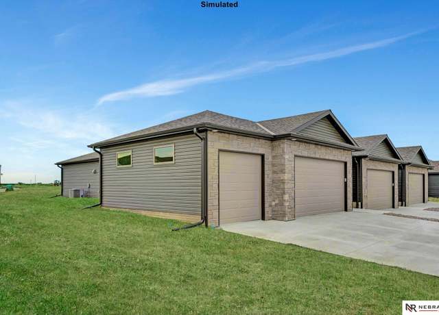 Property at 8839 Bristlecone Dr, Lincoln, NE 68526, 2 beds, 2.5 baths