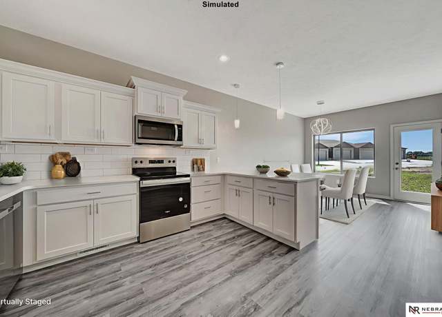 Property at 8839 Bristlecone Dr, Lincoln, NE 68526, 2 beds, 2.5 baths