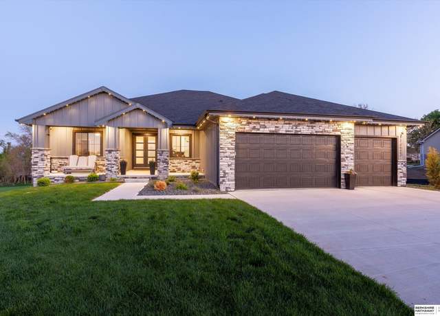 Property at 10423 S 166th Cir, Omaha, NE 68136, 5 beds, 3.5 baths
