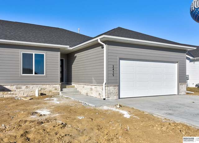 Property at 2439 N Oak St, Wahoo, NE 68066, 4 beds, 3 baths