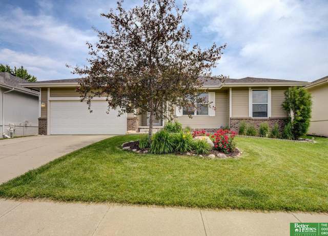 Property at 2613 N 191 Ave, Omaha, NE 68022, 4 beds, 3 baths