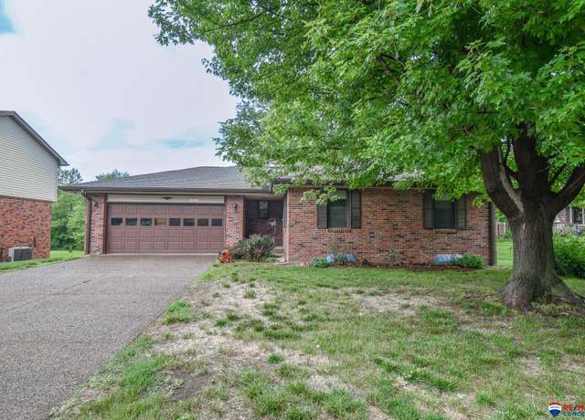 Property at 4621 S 67th St, Lincoln, NE 68516, 3 beds, 2.5 baths