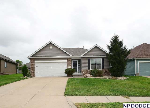 Property at 14608 Hartman Ave, Omaha, NE 68116, 3 beds, 2.5 baths