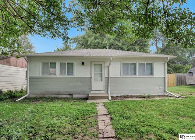Property at 1220 N 53rd St, Lincoln, NE 68504, 2 beds, 1 bath