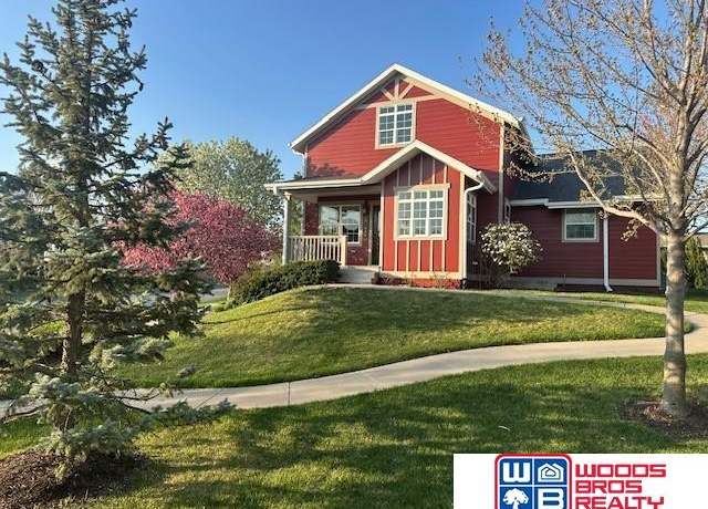 Property at 7031 S 61st St, Lincoln, NE 68516, 3 beds, 3 baths