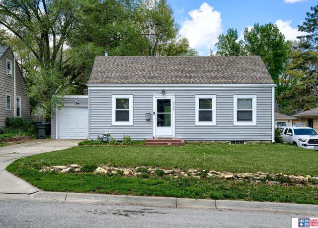 Property at 3756 Mohawk St, Lincoln, NE 68510, 3 beds, 1.5 baths