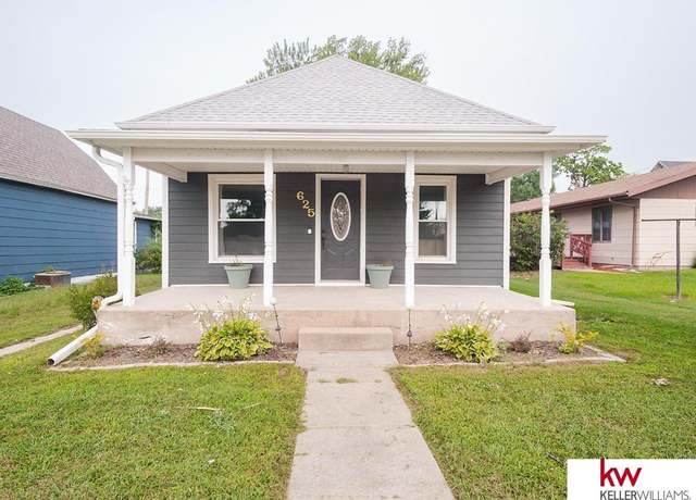 Property at 625 N Bloom, Superior, NE 68978, 2 beds, 1 bath