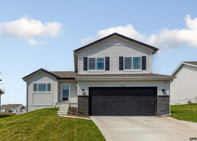 Property at 11120 King St, Omaha, NE 68142, 3 beds, 2.5 baths
