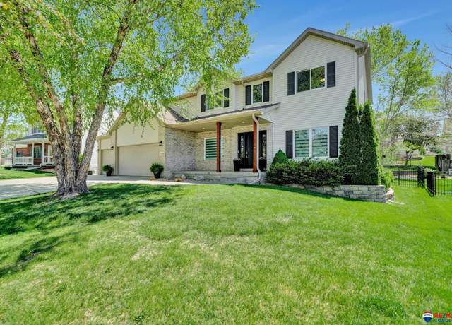 Property at 7508 Plum Creek Dr, Lincoln, NE 68516, 4 beds, 3.5 baths
